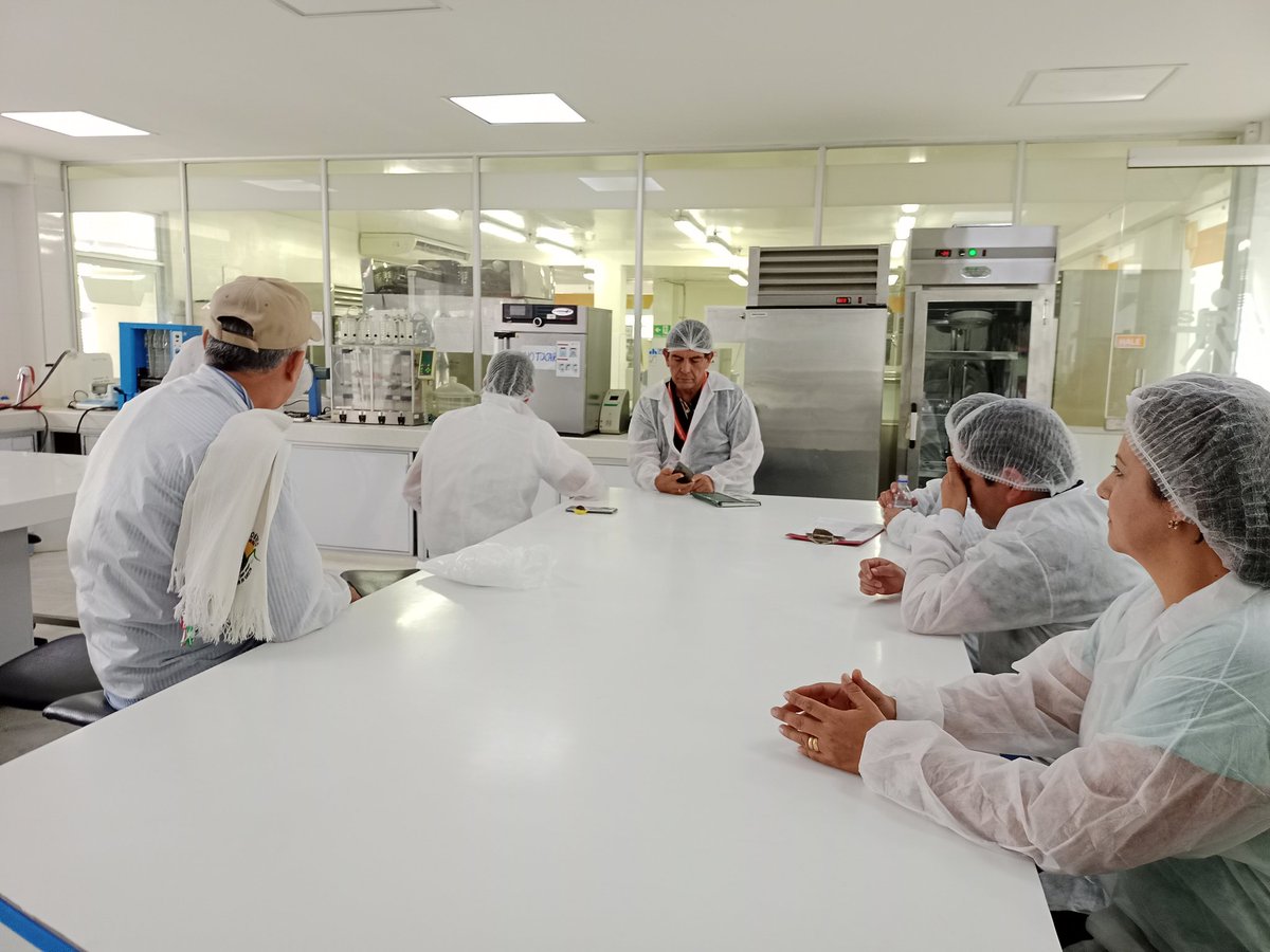 simora2010's tweet photo. Con miras a fortalecer la cacaocultura en el departamento de #Huila, recibimos en nuestro Centro de Formación Agroindustrial a  funcionarios del Ministerio de Agricultura del Ecuador y Secretaria de Agricultura del Huila @senahuila https://t.co/hyZ31HhkbL