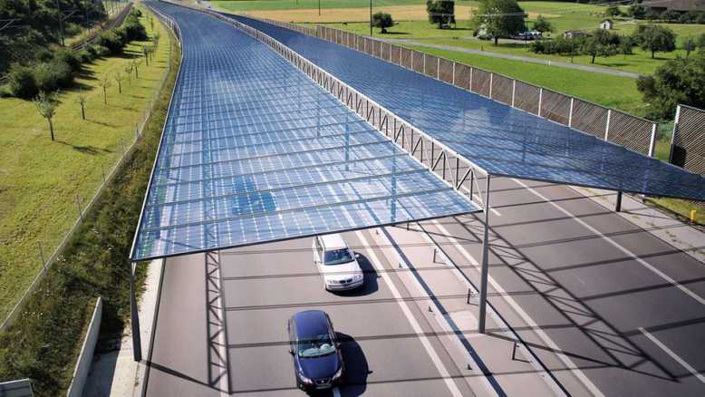 🇫🇷Loi adoptée impose panneaux solaires sur parkings extérieurs >1500m²
🇨🇩Installer ds panneaux au-dessus de RN1 techniquemt possible, (permet aussi de préserver la qualité ds voies) mais cher: 125$/m²
🇨🇩Commencer par gds édifices publics pr ls rendre autonomes. Ex:Palais du peupl