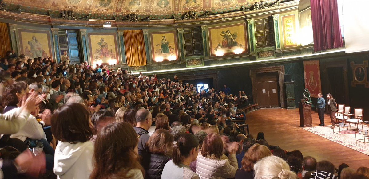 ÚLTIMA HORA La salud es uno de los derechos humanos más importantes. El Gobierno de Díaz Ayuso y el PP desprecian la Atención Primaria y a sus médicos. Hoy se han reunido 1000 médicos de familia y pediatras cuando van a comenzar su cuarta semana de huelga por ellos y por nosotros