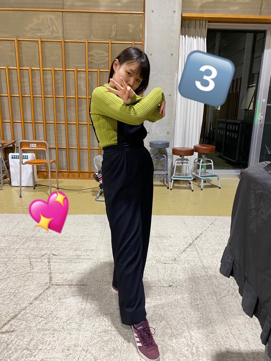 aigeiOBOE's tweet photo. 【#festedioboe まであと3日❗️】
本日は前半小編成グループに分かれて練習、後半は全員でメイン曲ガイーヌの練習を頑張りました💪✨
それぞれの個性が溢れつつも、ひとつの音楽に仕上がってきました😳🔥
写真は、好きなデスゲーム映画はバトルロワイアルの学部4年国崎祐未です💞🎶 https://t.co/CiFpLGlDbt