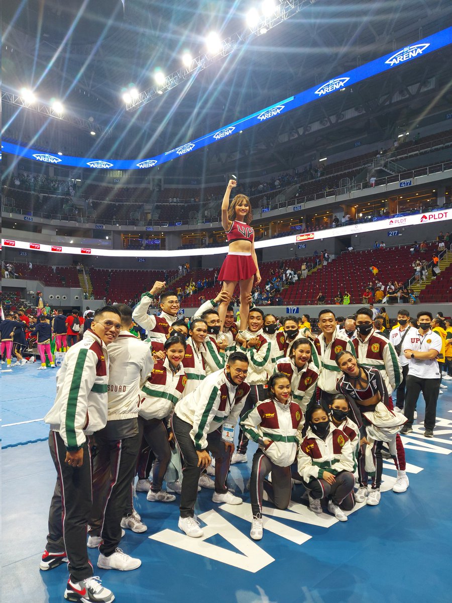 upmaroonclub's tweet photo. The UP Pep Squad with UP CSR Carla Elizaga! 🙌

#RiseUP 🚀 #BackToTheGOLDWays 🏆 #UPFight ✊🏽 #QuestionHeart #UAAPSeason85 https://t.co/jlrQk7rDd0