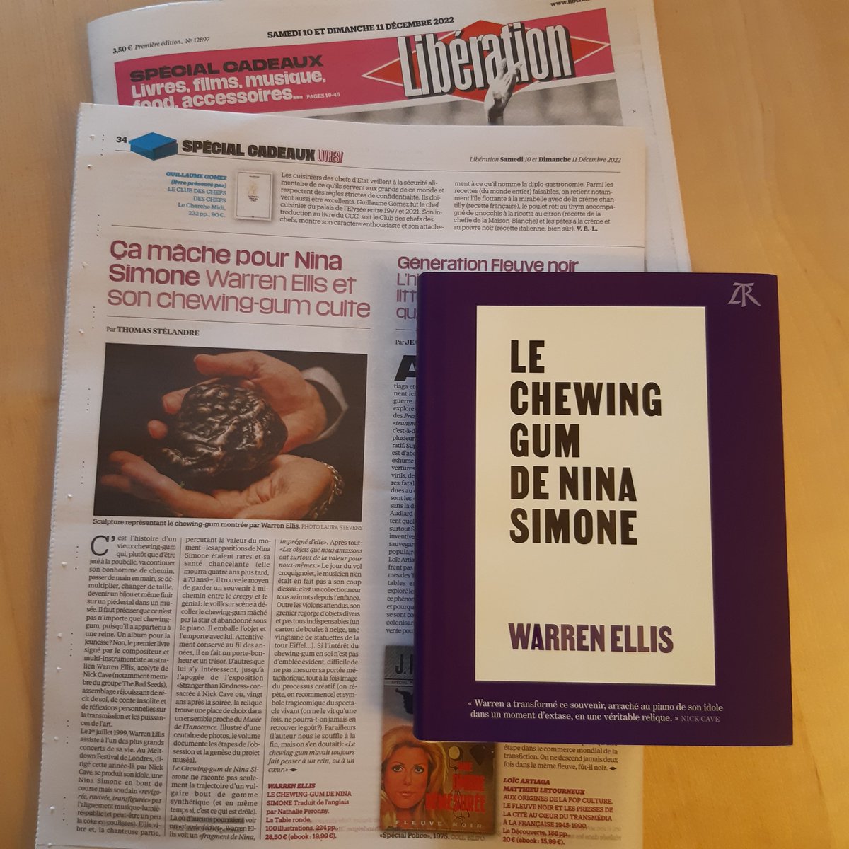 Le meilleur résumé du livre de @warrenellis13 , on le doit à @ThomasStelandre dans @libe aujourd'hui : 'Le Chewing-gum de Nina Simone ne raconte pas seulement la trajectoire d'un vulgaire bout de gomme synthétique (et en même temps si, c'est ce qui est drôle).' 🤩
