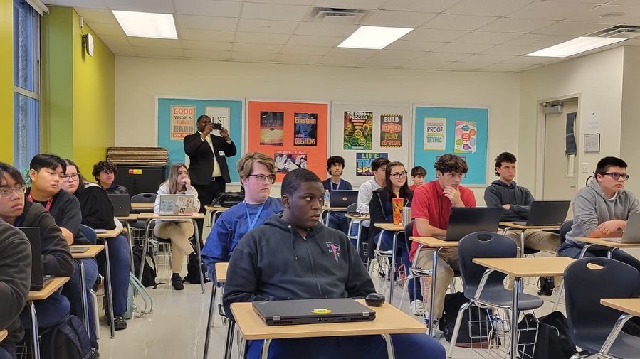 MASTMedical's tweet image. This years #hourofcodeweek was hugely successful. A great, big thank you to @MDCollege for their #breakingcode presentation 💻🎉👏🏽 @MDCPSSouth @MDCPS