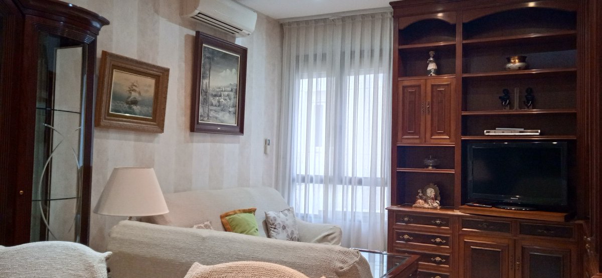 labrujainmo's tweet photo. #SeAlquila piso de tres habitaciones completamente amueblado en #Chamberí, junto a la glorieta de Quevedo, calefacción central y aire acondicionado, luminoso y tranquilo, portero físico. https://t.co/LDpZpvNTE6 #Madrid #Malasaña #Tetuán #Inmobiliaria https://t.co/zkL46hfa69
