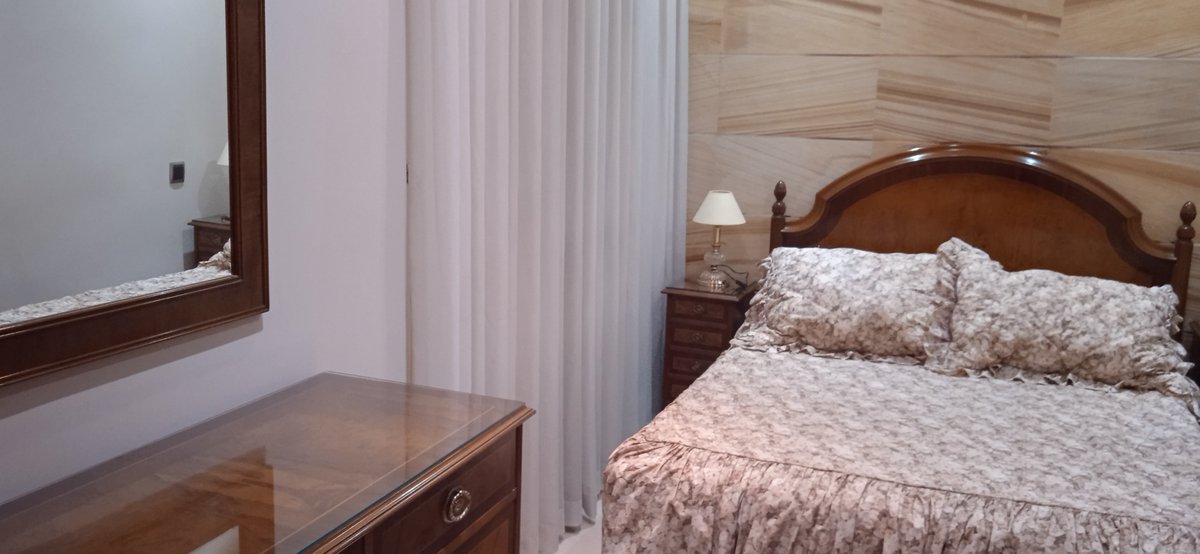 #SeAlquila piso de tres habitaciones completamente amueblado en #Chamberí, junto a la glorieta de Quevedo, calefacción central y aire acondicionado, luminoso y tranquilo, portero físico. idealista.com/inmueble/99841… #Madrid #Malasaña #Tetuán #Inmobiliaria