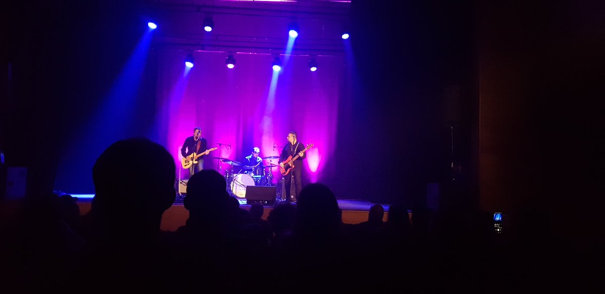 LydiaBoutiqueIn's tweet photo. Estupenda semana música en directo en #Ribadeo 🎶🎷🎸🎙 https://t.co/c9wdt2pjov