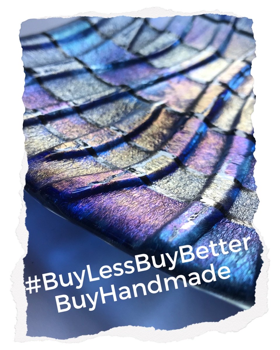 MeetsJulie's tweet photo. #buylessbuybetterbuyhandmade something blue and icy for such a morning as this. Studio open from 10am till 2pm today to see our beautiful glass. https://t.co/GPheRtOJFu #shoplocal #handmadeuk #handmadeindevon #glass #Exeter #ccdirectory #artisan @folksy https://t.co/vdFdD5KHue