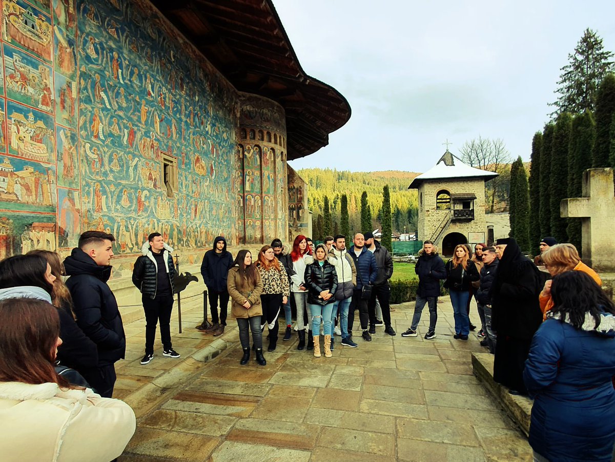 MicuMariusMihai's tweet photo. 🇹🇩 Today is about the Faculty of Management and Rural Development, about Romania and its riches, about acquiring practical knowledge, about the future.

🚌 Today we move from theory to practice, being on a trip with #FMDR students, where they can reinforce practical knowledge. https://t.co/RKsR4bkJ4I