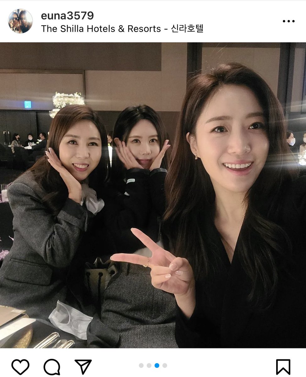 TiaraTurkiye's tweet photo. [❤🤗]

Düğünün sahibi oldukları için pek sosyal medyada aktif olamayan gelinin ablaları☺💜😘

#Jiyeon #ParkJiyeon
#Qri
#Eunjung
#Hyomin
#TARA
#TiARA
#T_ARA https://t.co/pilSkJ5vPs
