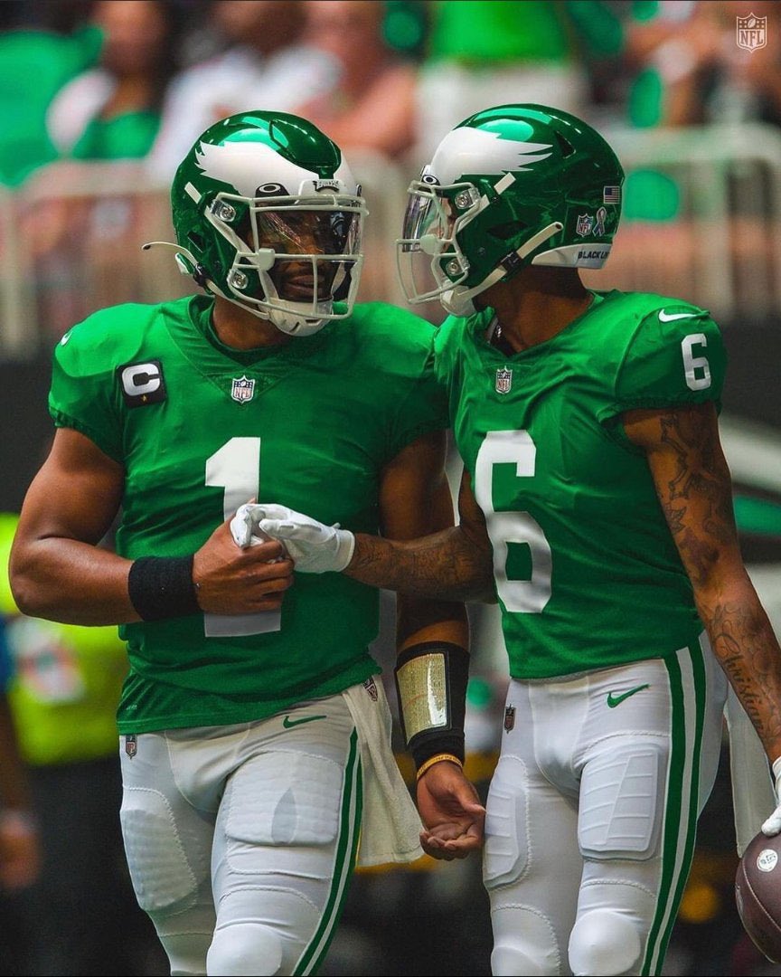 Word On The Birds on X: Smith in kelly green just looks right. Make it  happen, @Eagles.  / X