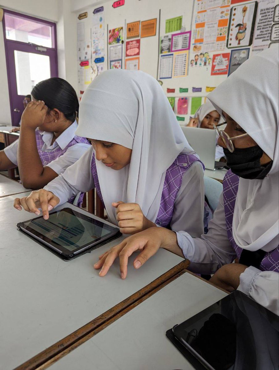womenintechmv's tweet image. Another session of #HourOfCode, this time for grade 8 students of @hiriyamv. They had an amazing and engaging time completing the hour of code.

#HourOfCodeMV
@MoEdumv @Dhiraagu @codeorg