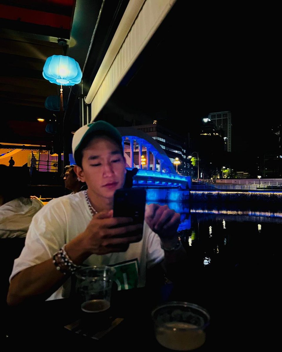 photodpr's tweet photo. #dprrem at dinner with me https://t.co/MqpMt1FLTT