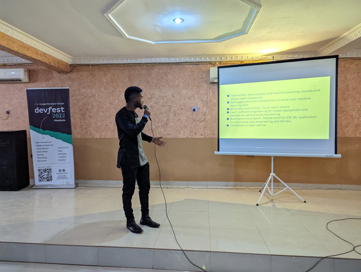 gdgabeokuta's tweet photo. @_stevenkolawole is our next speaker,

"The Path to ML Mastery and it's not what you're thinking."

#devfestabeokuta #devfestabk22 #devfestabk https://t.co/FqAcKnGOze