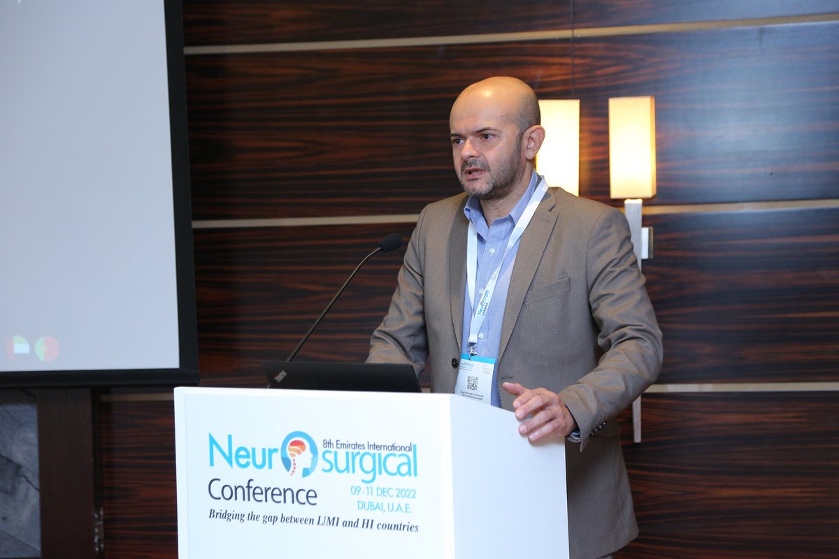 EINC2022's tweet image. Thiago Coelho, presents his topic &quot;Neuroteams as Vectors of Quality of Care for Neurosurgical Patients in the Intensive Care Setting&quot; at #EINC2022 

His session shared insights on how Neuroteams serve as a vector of inclusion and innovation, creating new possibilities.