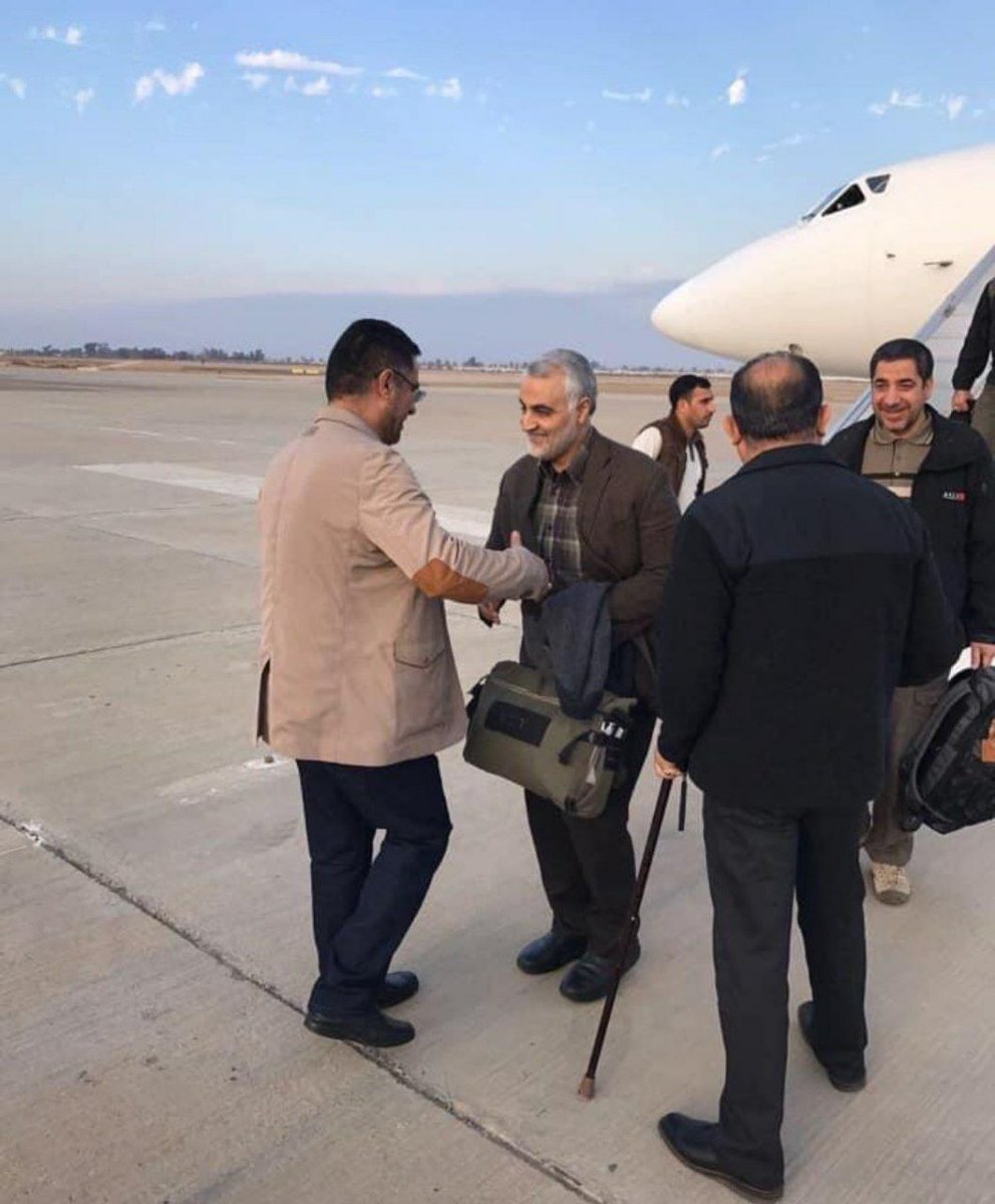 كل الطائرات كانت تقلع من مطار بغداد إلا طائرته كانت تحط في هذا المطار ..

قائد النصر كما أسماه مرجعنا الأعلى

#يوم_النصر
#بفتواك_انتصرنا