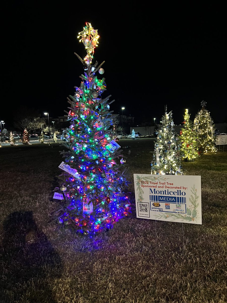 JLCville's tweet photo. #TinselTrail Sponsor Spotlight

Thank you @MonticelloMedia for continuing to be our radio media sponsor and spreading cheer throughout #charlottesville 

Check out their brightest tree on the green at the @StonefieldShops through Jan 2.

#jlcville #volunteer https://t.co/FiL9SKlh78