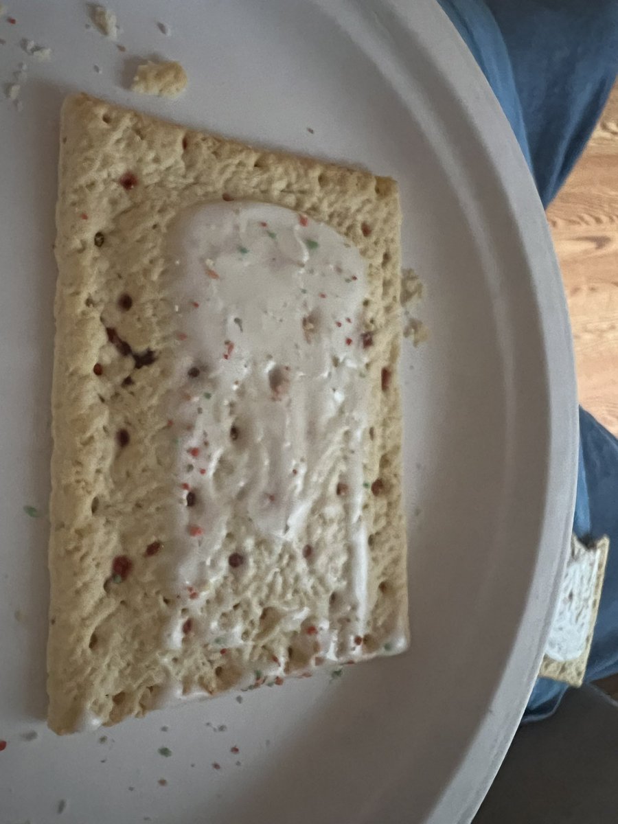 Yogi44's tweet photo. @PopTartsUS if I buy frosted instead of non-frosted I expect frosting. Please return to the old way of making frosted pop tarts. https://t.co/laATukZRZx