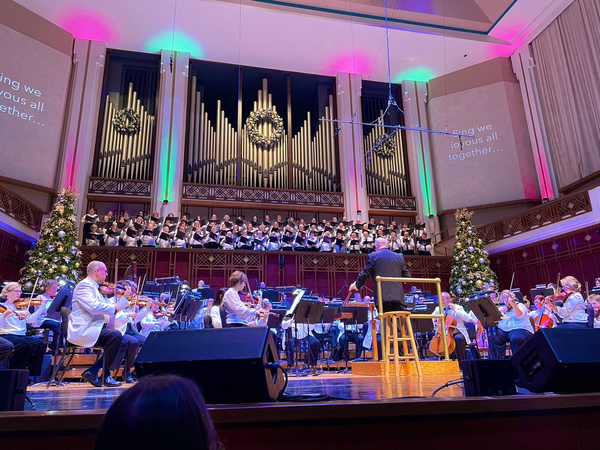 mrswesleygray's tweet photo. The @jaxsymphony Holiday Pops performance was amazing! This is definitely going to be an annual tradition. 🎄 https://t.co/NrbgszhyL8