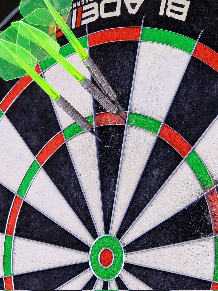 WKD_DARTS180's tweet photo. @JackBowman501 my 1st 3 of the day 😄😄🤣 #1st3 https://t.co/7SCPuuaVi6
