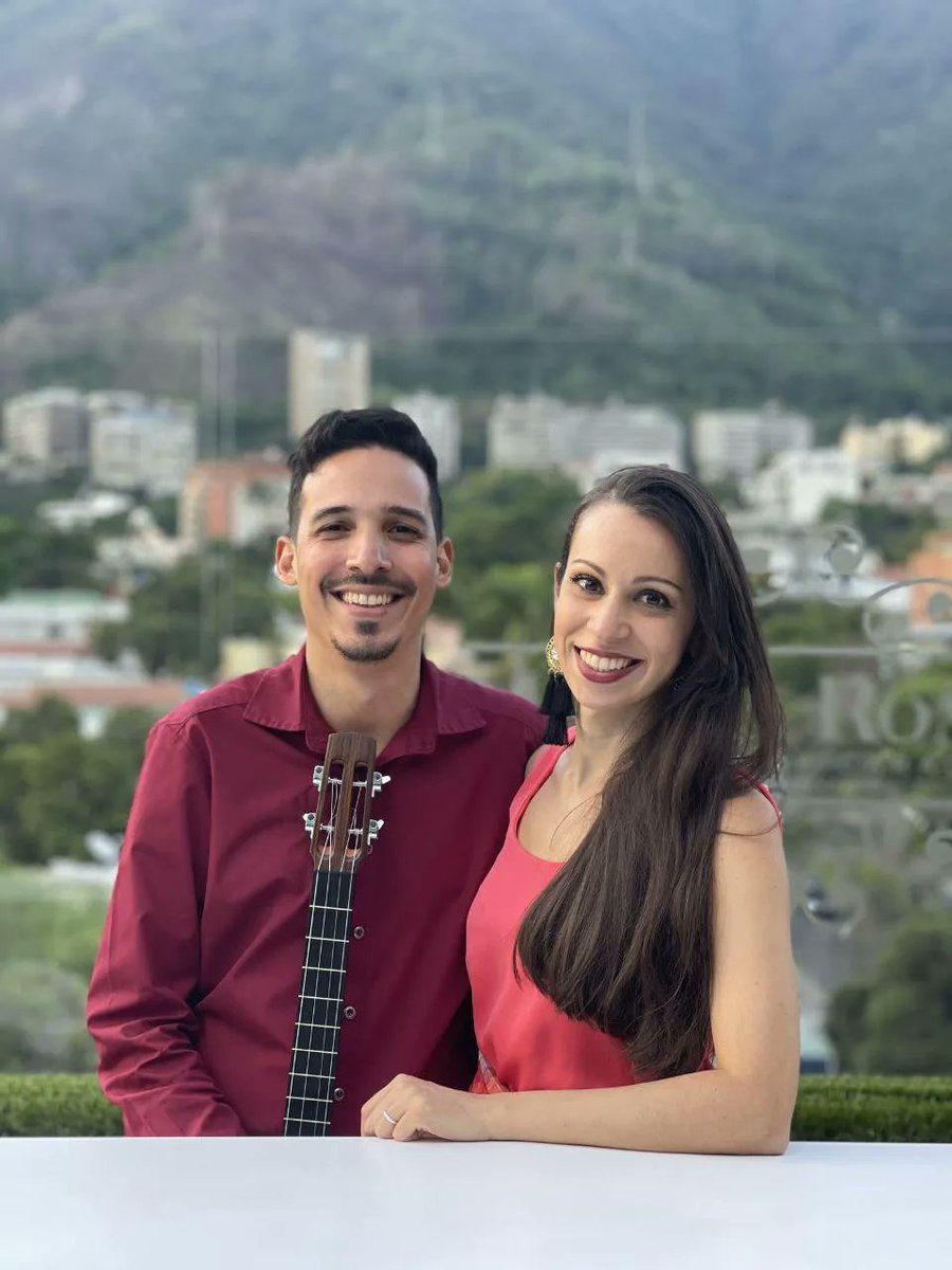 La cantante Claudia Delgado, quien estuvo recientemente en nuestras Noches de Guataca, editó un EP de música navideño junto al cuatrista <a href="/fernandezfangel/">Angel Fernández</a>. <a href="/eudomarchacon/">Eudomar Chacón</a> ha escrito al respecto en nuestra web. Click! 🎄🌐 bit.ly/3YcbpPo