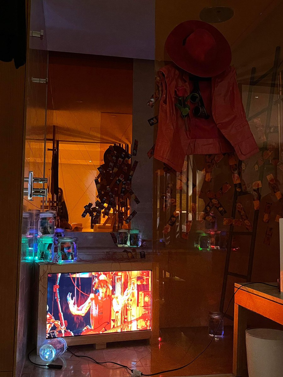 kaii927's tweet photo. Born in the Metaverse, Presented in Real Life! 
本週末的 OneOffs 藝術博覽會，請直奔W Hotel  #1721號房 來 0x0 派對！

# 「0x0 的 #1721號房 不是賣藝術品的，我們的房間本身就是個藝術。」 https://t.co/dhU9WMe9G6