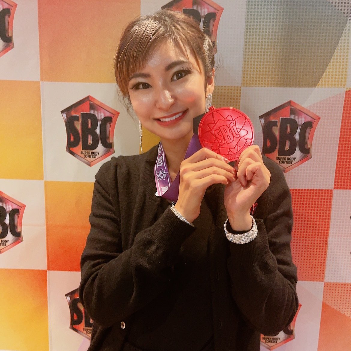 _moonemni_'s tweet photo. Super Body Contest 日本大会
SBC部門、４位でした！！！！！！

自分がまさか全国４位！？って感じで
まだ実感湧いてないしなんなら、夜行バスの時間ギリギリでそんな暇も無いけど🤣

本当に応援して下さった皆さんありがとう！
来シーズンも頑張ります！！

取り急ぎ！！！ご報告でした！！！ https://t.co/FwmqQ4SsaF
