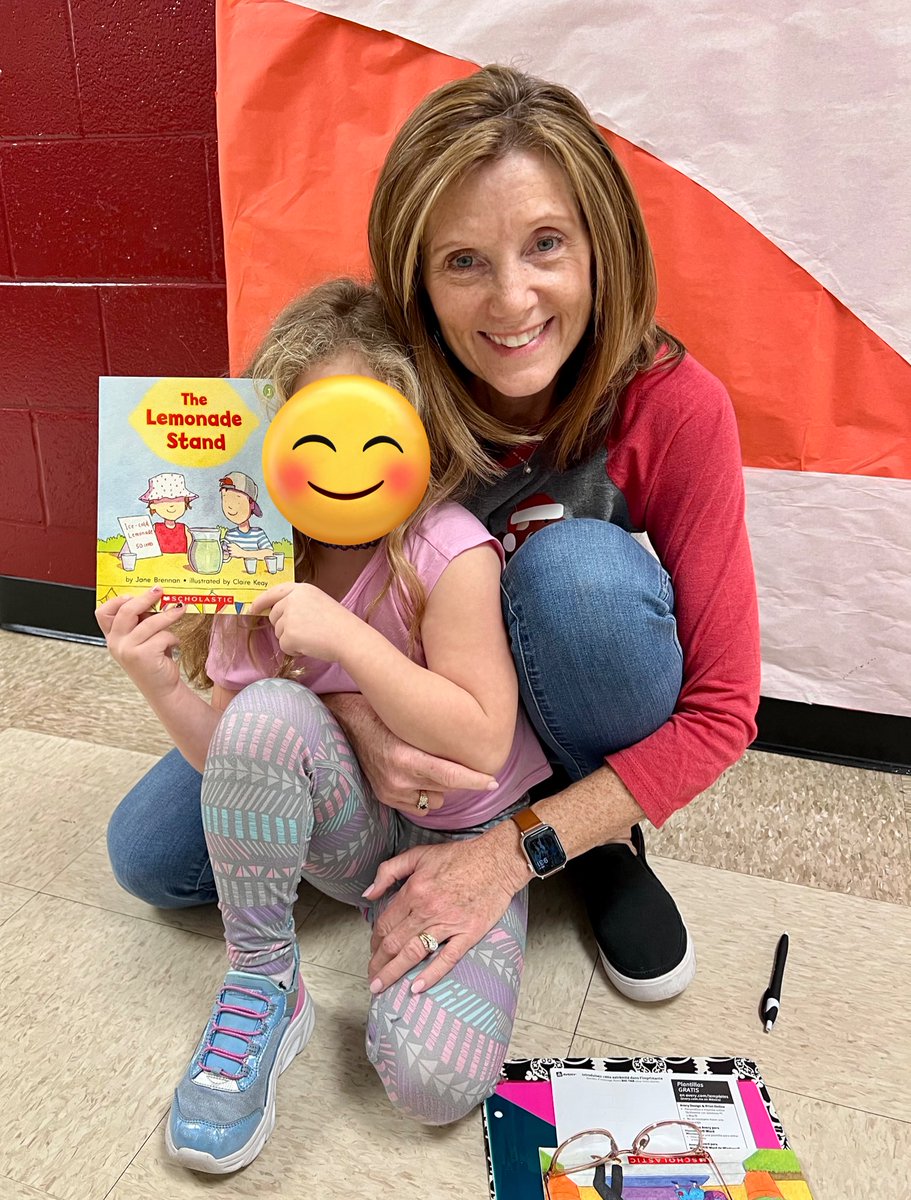 Sarah Mallow tweet media