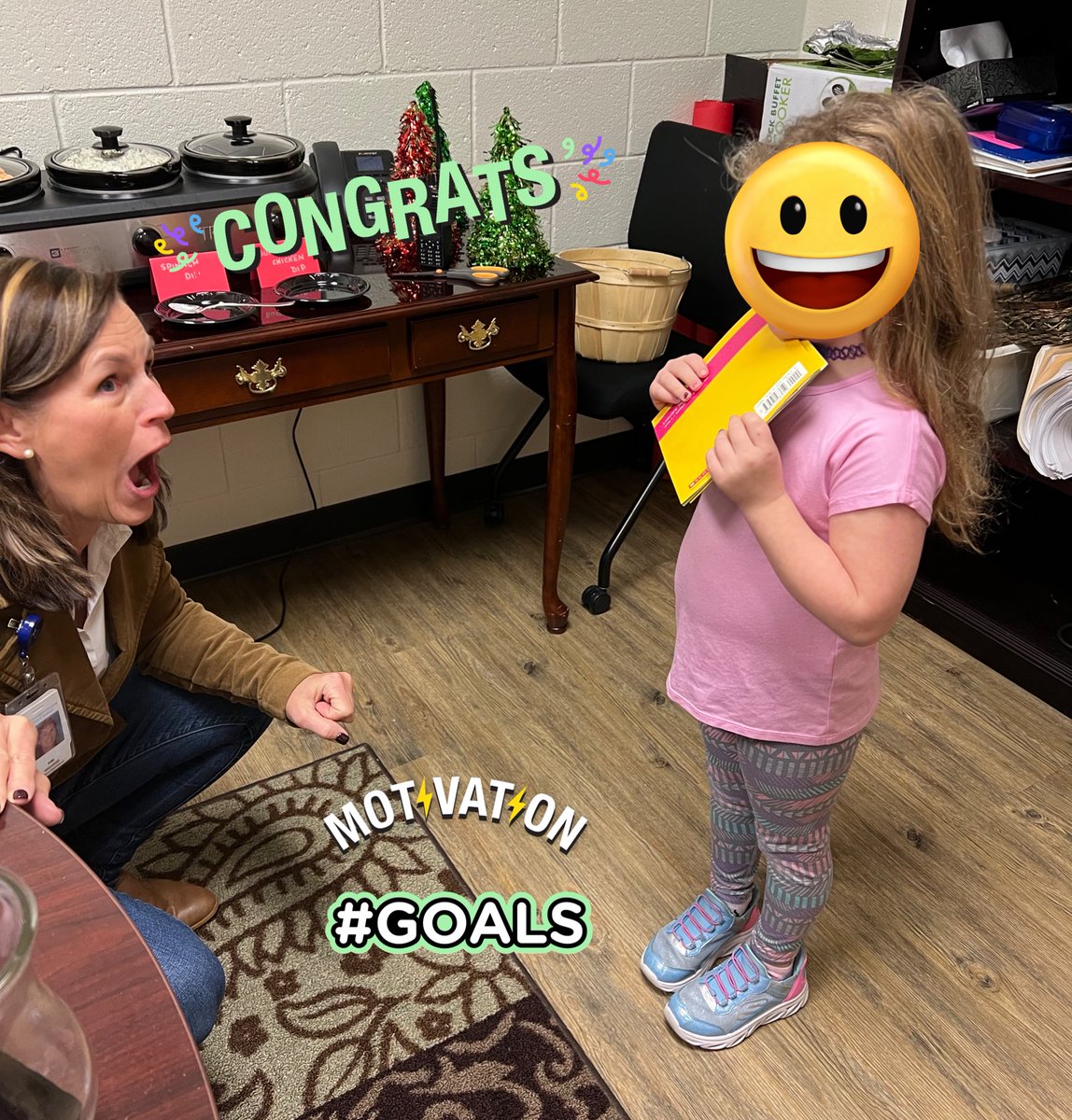 Sarah Mallow tweet media