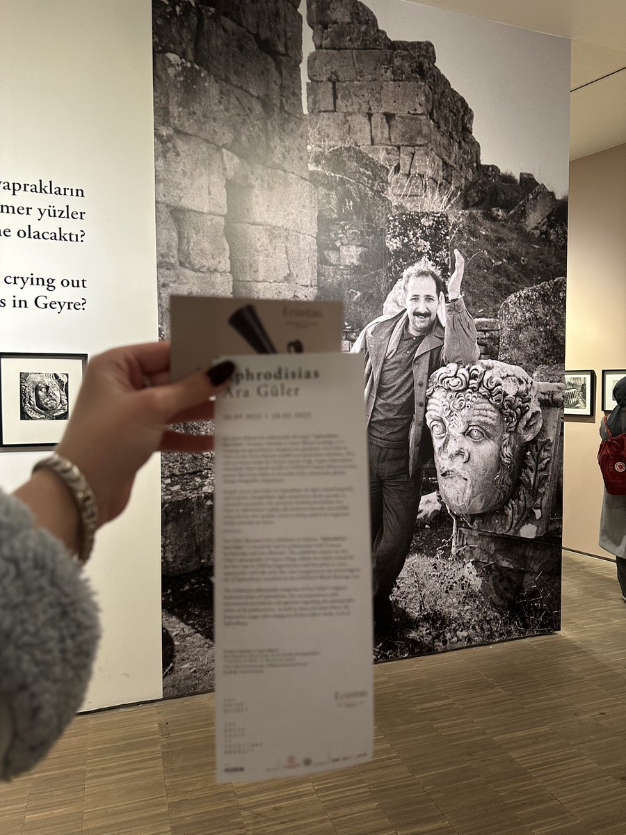 finedinetimes's tweet photo. Erimtan Müzesi içinde yer alan Ara Güler sergisi Ara Güler’in eşsiz tarzıyla çektiği fotoğrafları görmemize olanak sağladı @Comdjournal #COMD357 #Aphrodisias #AraGüler #ErimtanMuseum #BilkentPost https://t.co/TWd021K0hd