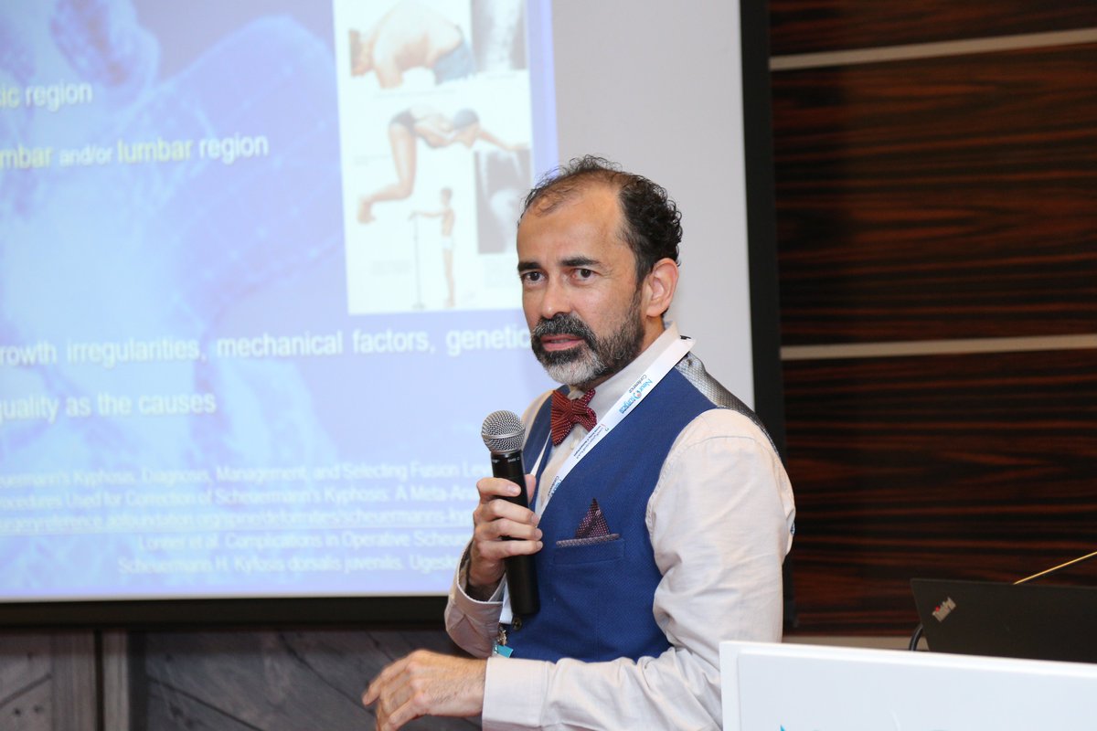 EINC2022's tweet image. Nicandro Figueiredo&apos;s Session on &quot;Surgical Treatment of Scheuermann&apos;s Kyphosis&quot; was an insightful learning at #EINC2022

Scheuermann&apos;s Hyphosis is a condition affecting the upper back. It makes the upper back rounded so it looks hunched over.