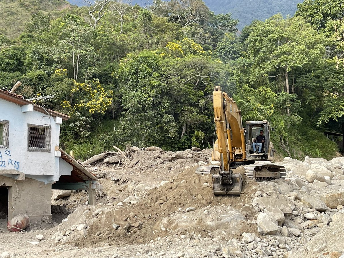 febrescabello99's tweet photo. 🔴 #AlMomento || Seguimos avanzando en los trabajos de recuperación del #Castaño. #JuntosPorElCastaño #FANB #BolivarPorSiempre #10Dic https://t.co/TYns4ryeE0