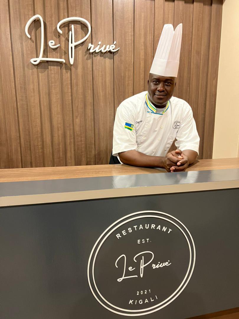 MoloMhambiPR's tweet photo. New #finedining restaurant opening in #KigaliRwanda. Internationally experienced Executive Chef, Eric Munyasia, has created a contemporary menu that pairs perfectly with the vintages in Le Privé’s cellar. https://t.co/rvBRqCgjec