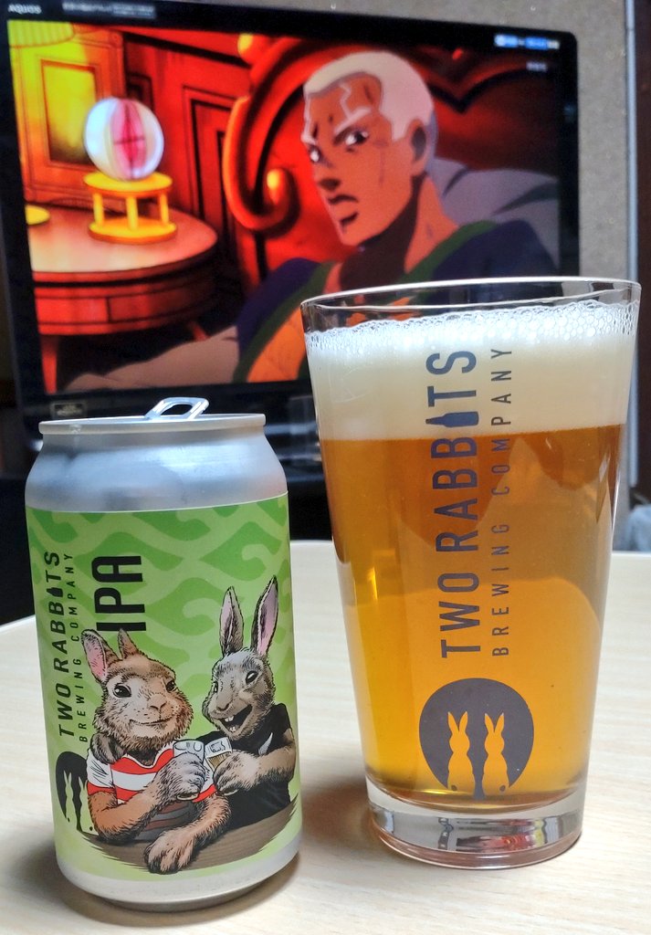 momo_act2's tweet photo. 土曜出勤が終わった……(o_ _)o
とりあえず飲も🍺
だって明日は日曜出勤0(:3 _ )~
#TWORABBIT
#IPA
#二兎醸造
#休��をくれ https://t.co/8whGG6hn0C