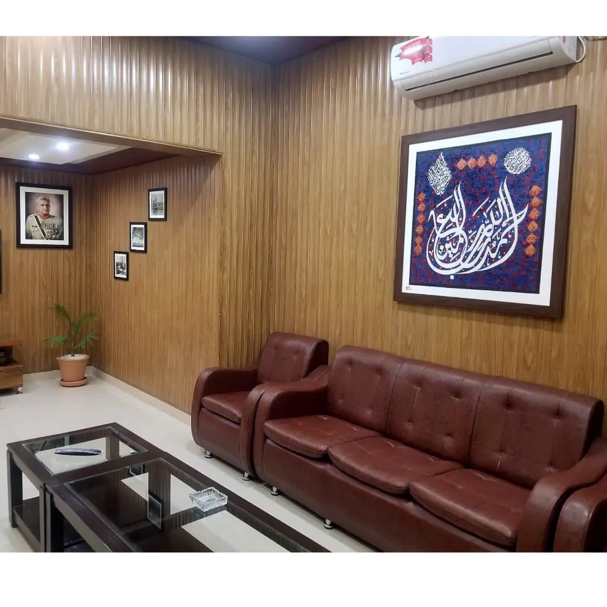 NAQASHI_i's tweet photo. My calligraphy at army officer office alhamdullilah ❤️ https://t.co/lZG0w3tQMb
