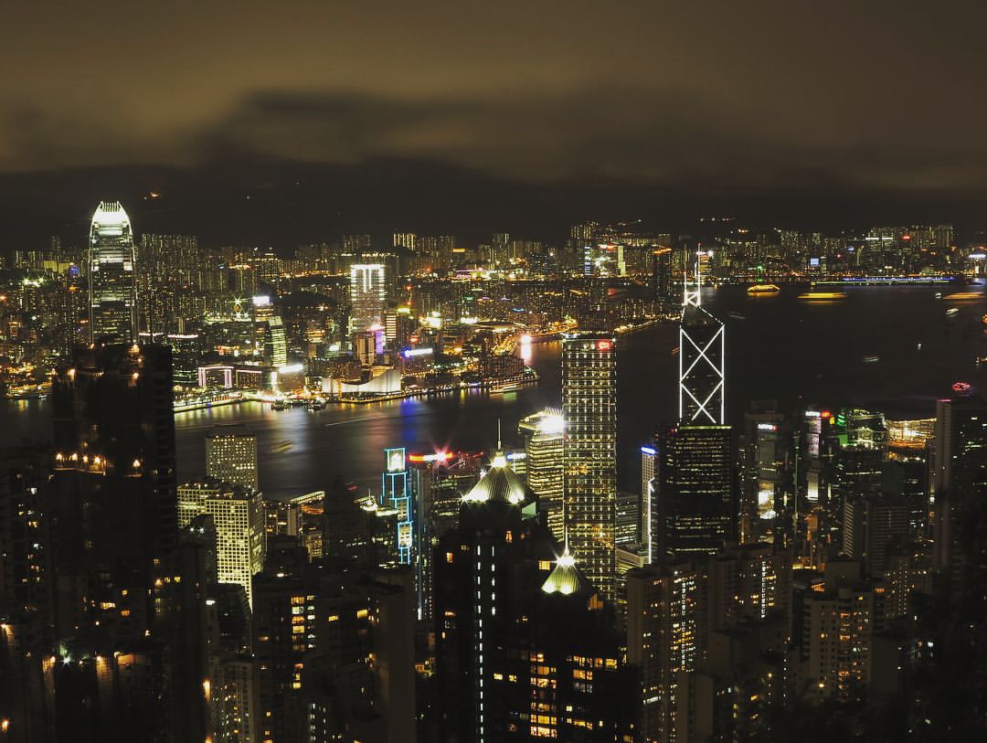 Even if it is the most hopeless thing, as long as there is a brave person to stick to it, there will be hope in the end.