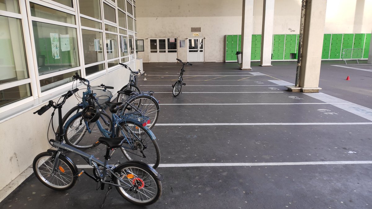 Fin de cours de vélo à #Puteaux, nos élèves ont bravé le froid! #savoirRouler