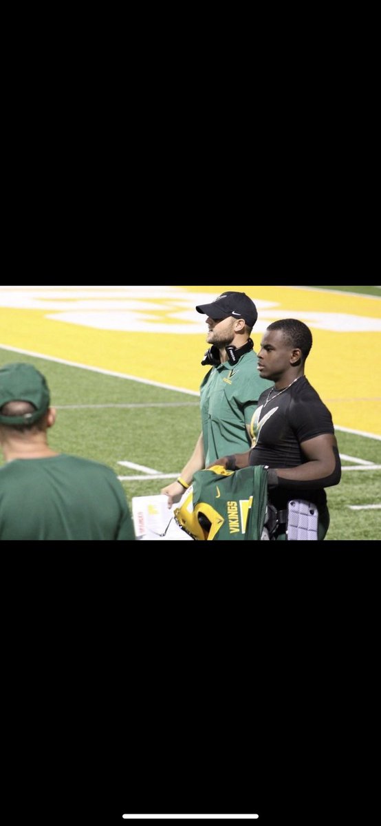 Evan Javis tweet media