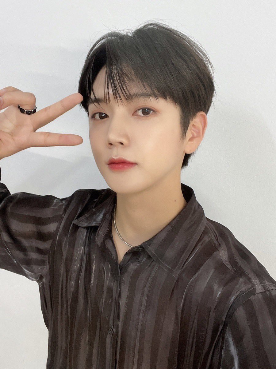 [#렌] 📸

MIC ON in THAILAND 공연 완료🤍

오랜만에 만난 태국 기적들과 함께여서 행복한 토요일 저녁이었습니다🥰 온라인으로도 함께해 준 기적들도 감사해요🫶

#REN #최민기 #CHOIMINGI
#MIC_ON_in_THAILAND