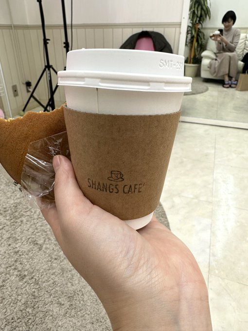 ジャスミン撮影会,満枠ありがとうございました！来てくださった方々,本当にどうもありがとう&hellip;🥺💗元気チャージされました！！やっぱり直接会って話せるって幸せ！  良いお年をって言うとなんか切なくなるから,またねでバイバイした！  来月は年明け07日(土)に開催します！<a href="/tag/fanza%E3%83%A9%E3%82%A4%E3%83%96%E3%83%81%E3%83%A3%E3%83%83%E3%83%88"class="tags"><span>#fanzaライブチャット</span></a>