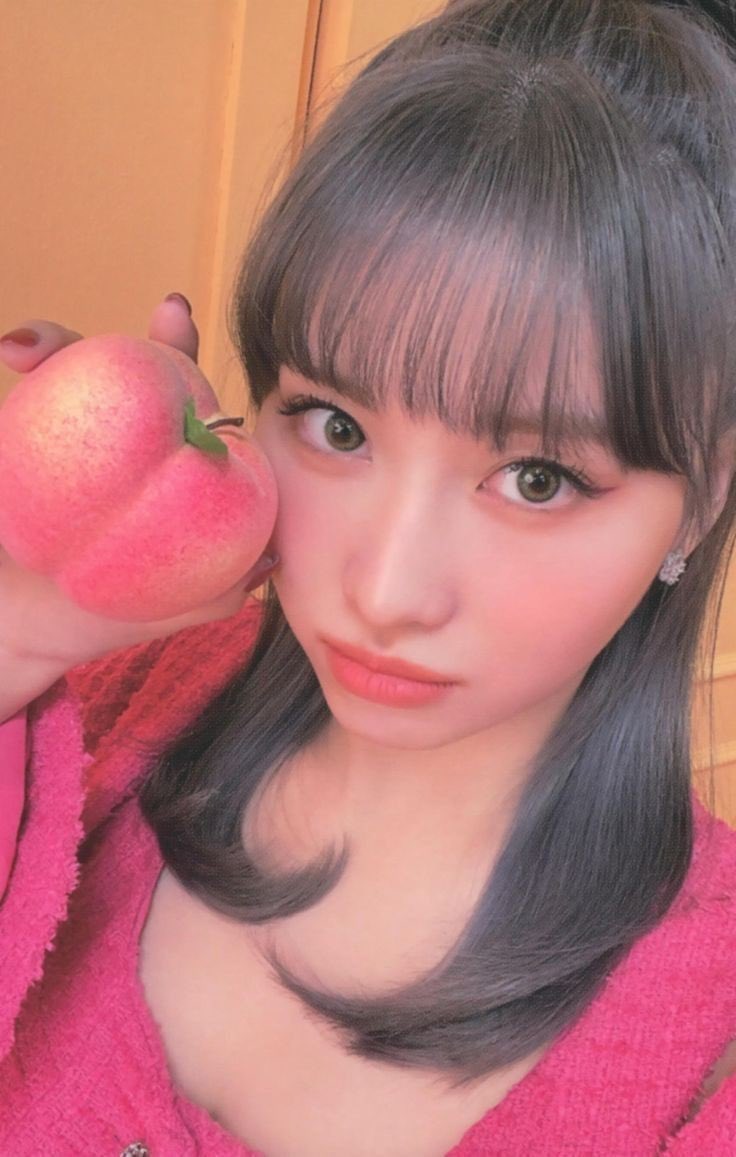 iseeunny's tweet photo. [ wts lfb new jeans twice ph ]

Minji Poke Cheeks (Weverse Ver. A) &amp; Momo Peach (Between 1&amp;2 Archive) Set 
— ₱240 (minji: ₱80, momo: ₱160) (no pf)
— payo / 2 days rsrv
— onhand, good condi
— mop: gcash, mod: j&amp;t

reply or dm to claim! 🫶 https://t.co/qsEwih7Hqc