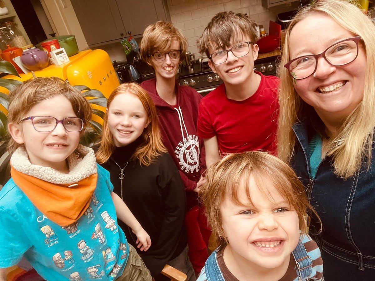 Professor Nancy Lombard tweet media