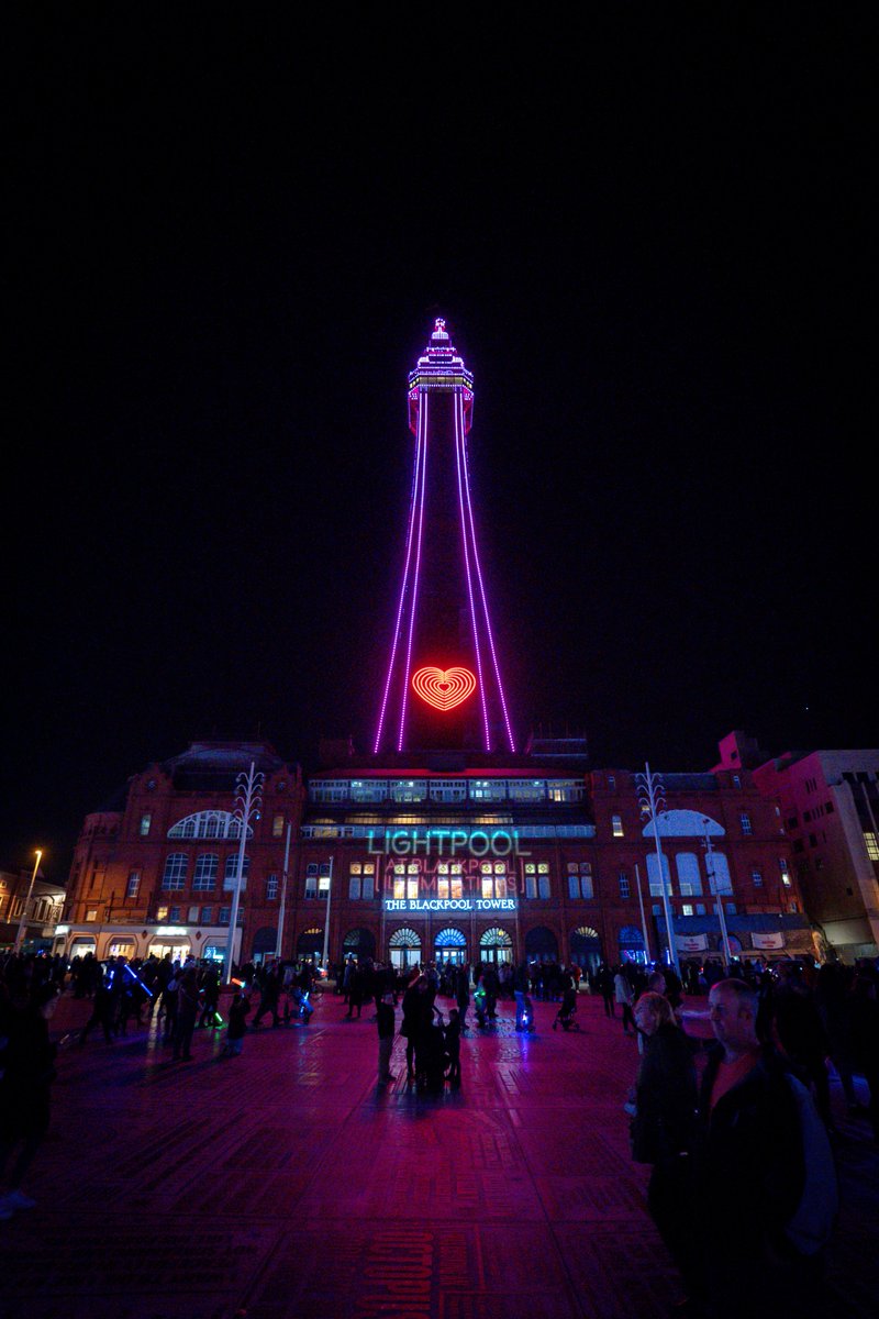 LTdetails's tweet photo. Blackpool sure knows how to draw a crowd!
It's never too early to secure your 2023 staycation on https://t.co/nwQQqrOBwR or even reserve a break before this year is out making the most of the Christmas festivities.
#GuestisGod #CustomerExperience #Staycation #Travel #Hospitality https://t.co/mXCyVn6HtL