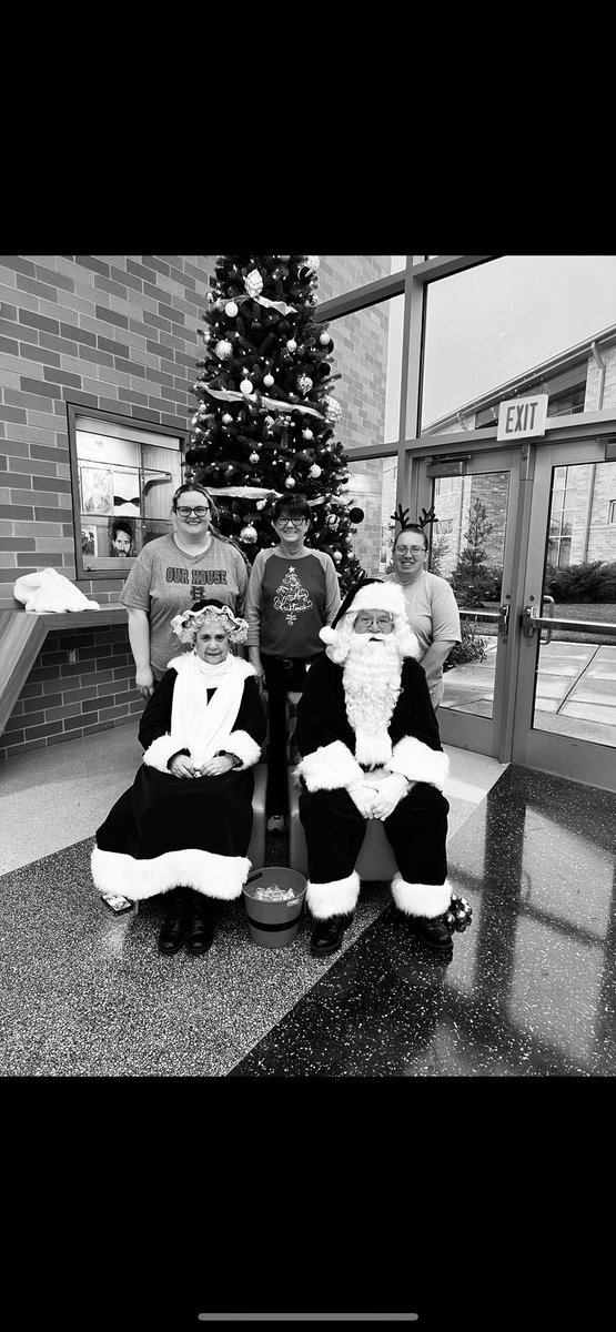 HarrisonCafeTNG's tweet photo. Santa is here for breakfast 🎄 https://t.co/vFA7BjVi4t