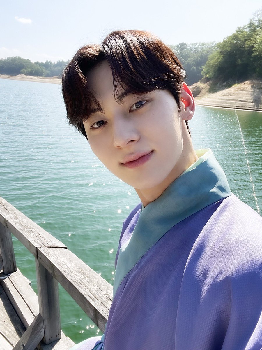 황민현(HWANG MIN HYUN) tweet media