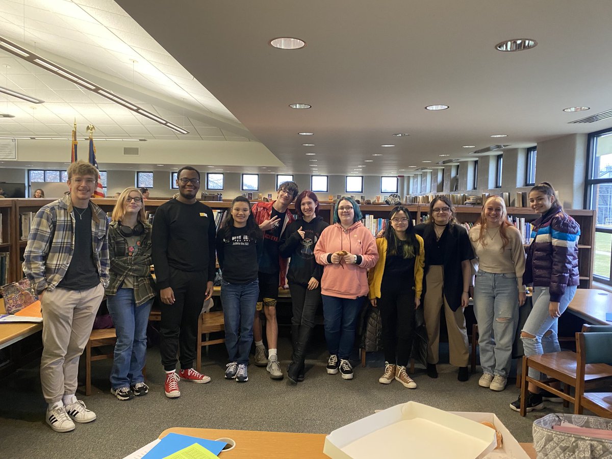 Teach451's tweet photo. Good luck to our Bulldog Writing Team at the @OhioWrite tournament. Such a great group of kids!! #ofhs #bulldogs #bulldogswrite https://t.co/Bcq2PVTYmm