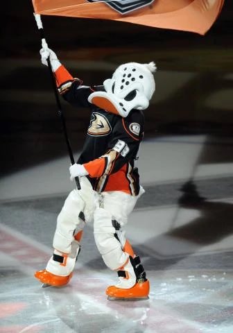 SnipeNCellyPod's tweet photo. Get your weekend started with our latest episode! Join us as we discuss:
- Budding Superstar Tage Thompson
- Bruce Cassidy returns to Boston
- A survey of the best and worst mascots in the NHL

&amp; MORE — enjoy!

🍎: https://t.co/oQW7u1BSOb

Other Platforms: https://t.co/qUn6yS7zrT https://t.co/gmlDmrAn3g