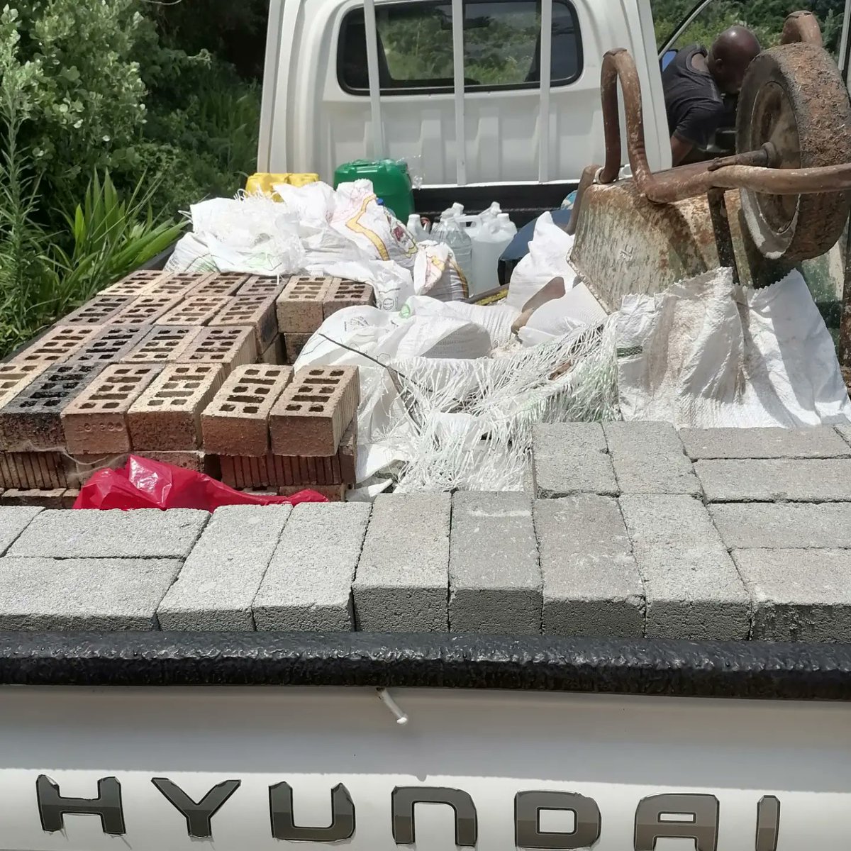 MpholozaProject's tweet image. 