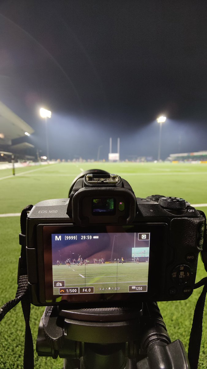 Eanna00's tweet photo. Happy.
Cold.
But very happy. #CONvNEW https://t.co/9sCJuAZ7i4