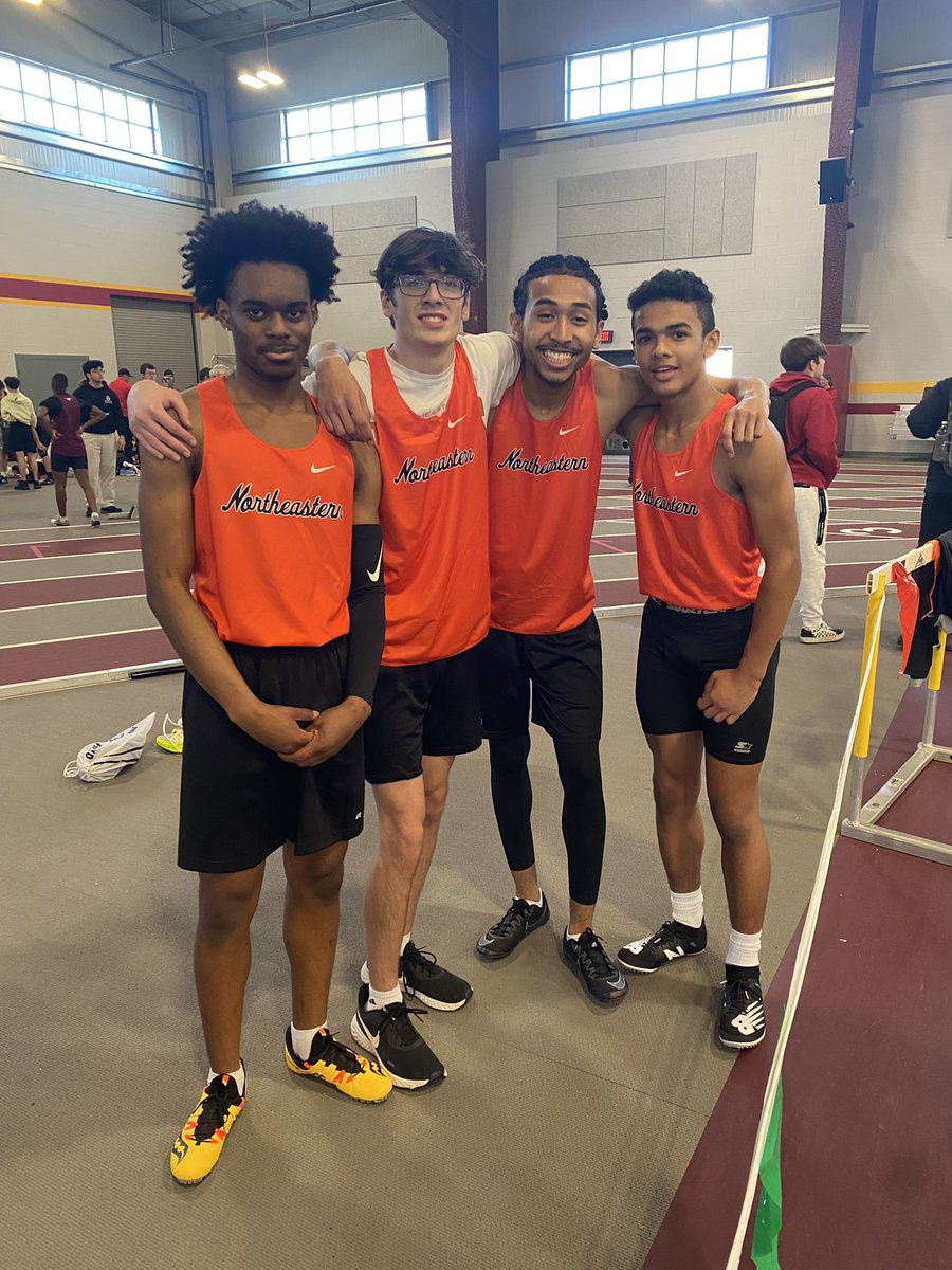 pwljr's tweet image. Our first 4x200’s in school history. It’s awesome to see the athletes competing hard and having some fun. #bobcatproud @NortheasternTF
