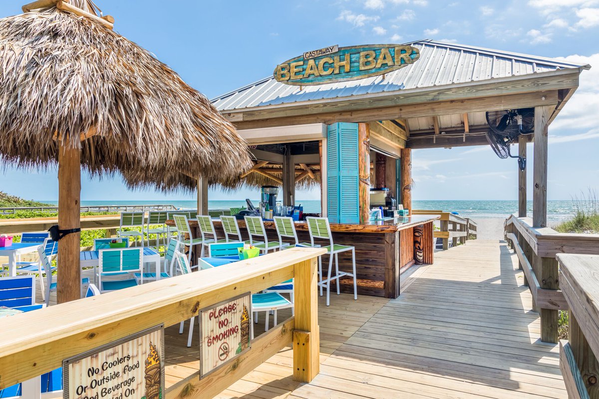 All that lying on the beach is sure to work up an appetite. Curb your cravings with coastal eats from Castaway’s Beach Bar.